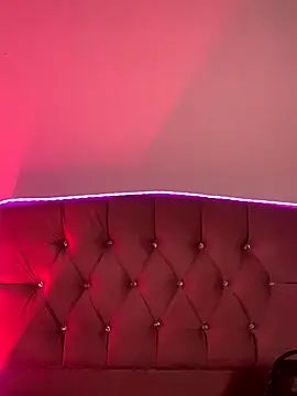 Snapshot of NINA_18_YEARS chatting on 6, 10, 2025 NINA 18 YEARS online show from 6, 10, 2025