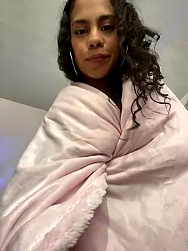 Snapshot of NINA_18_YEARS chatting on 22, 10, 2025 NINA 18 YEARS online show from 22, 10, 2025