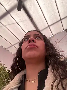 Snapshot of NINA_18_YEARS chatting on 22, 10, 2025 NINA 18 YEARS online show from 22, 10, 2025