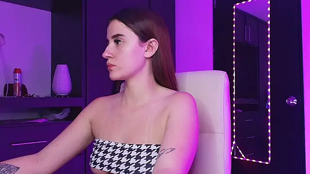 Snapshot of TinaJonnes_ chatting on 17, 3, 2026 TinaJonnes online show from 17, 3, 2026