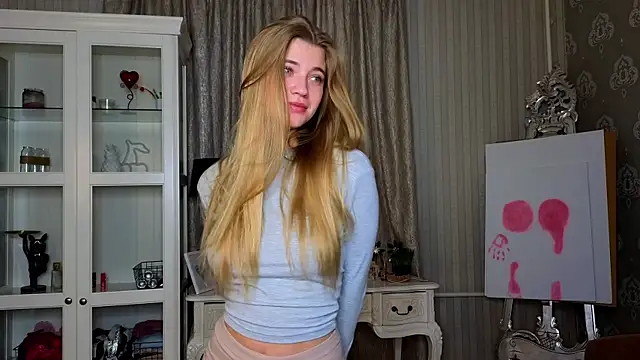 AnneFoxy online show from 7, 11, 2025