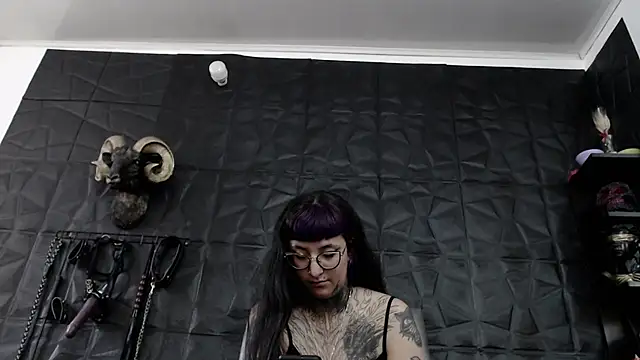 Agata Darkness online show from 17, 7, 2026