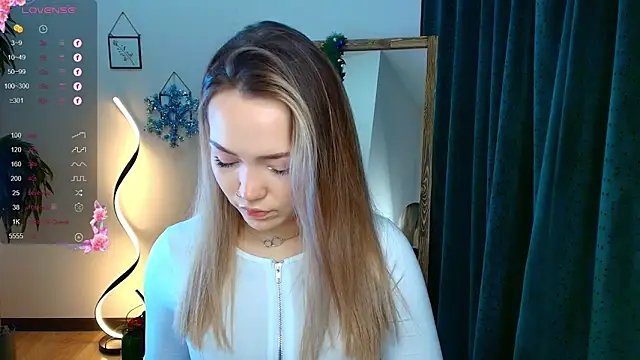 Snapshot of Evia_r0se chatting on 21, 12, 2024 Evia r0se online show from 21, 12, 2024