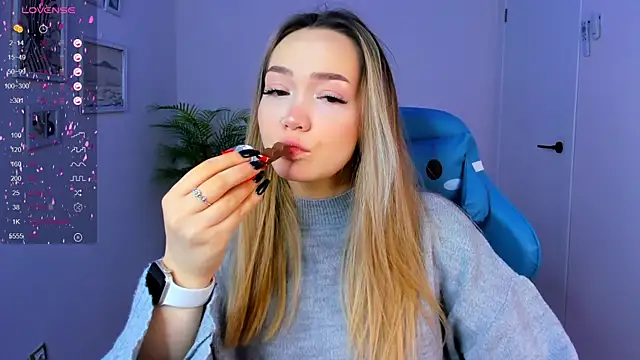 Snapshot of Evia_r0se chatting on 5, 1, 2025 Evia r0se online show from 5, 1, 2025