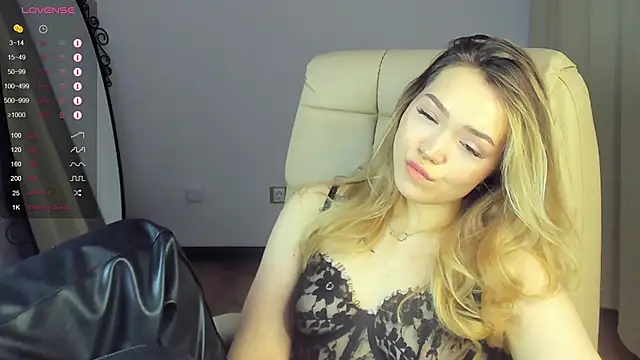 Snapshot of Evia_r0se chatting on 18, 1, 2025 Evia r0se online show from 18, 1, 2025