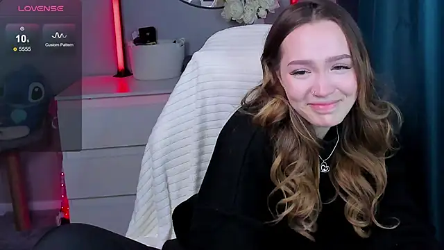 Snapshot of Evia_r0se chatting on 8, 10, 2025 Evia r0se online show from 8, 10, 2025