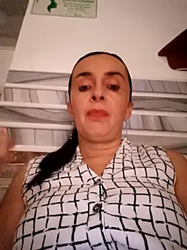 Samantha Sullivan  online show from 16, 9, 2025