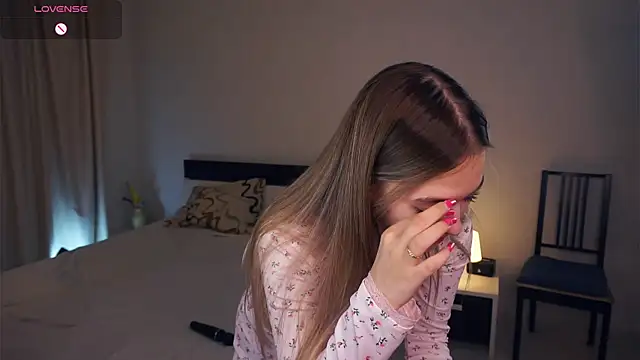 CathrynGeer online show from 17, 9, 2025