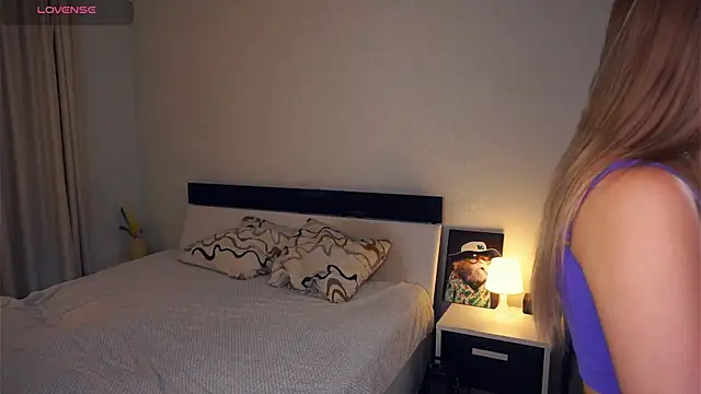 CathrynGeer online show from 7, 10, 2025