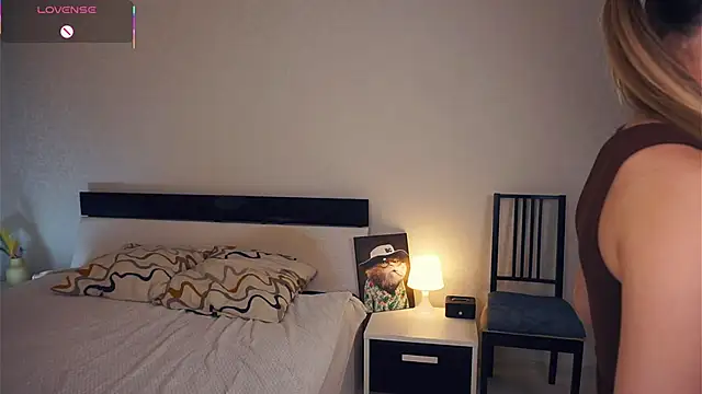 CathrynGeer online show from 24, 10, 2025