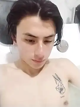 Snapshot of Alann_sr chatting on 4, 11, 2025 Alann sr online show from 4, 11, 2025