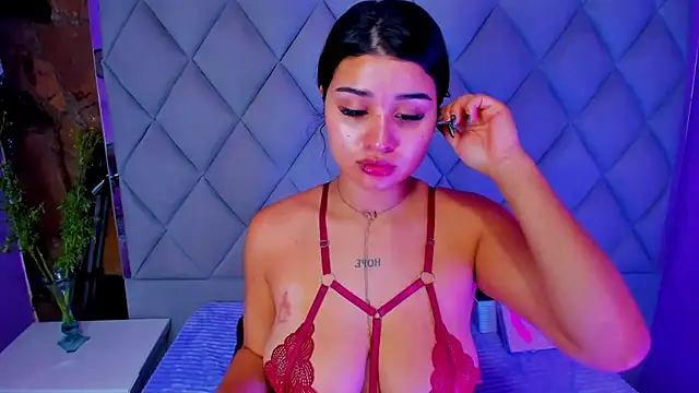 venusowen  online show from 9, 10, 2025