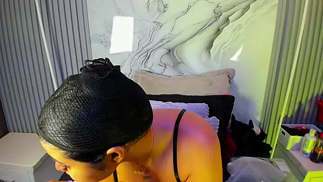 Snapshot of venusowen_ chatting on 23, 4, 2026 venusowen online show from 23, 4, 2026