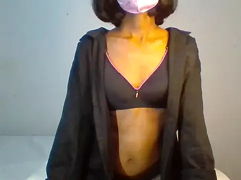 Snapshot of Levinya chatting on 21, 12, 2024 Levinya online show from 21, 12, 2024