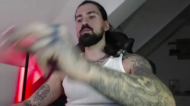 Snapshot of MateoHunk chatting on 5, 1, 2025 MateoHunk online show from 5, 1, 2025