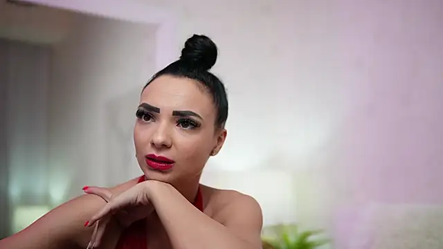 Snapshot of MaraJolie chatting on 25, 12, 2024 MaraJolie online show from 25, 12, 2024