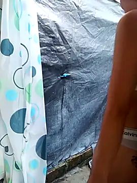 Kenia Moreno1 online show from 17, 12, 2025