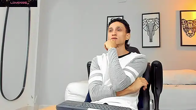 connor twink online show from 16, 12, 2024
