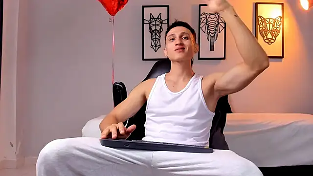 connor twink online show from 13, 2, 2025