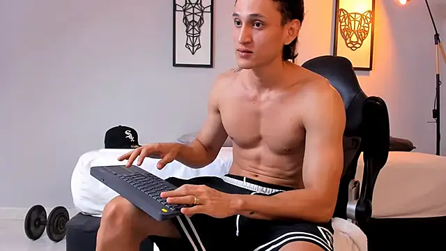 connor twink online show from 8, 3, 2025