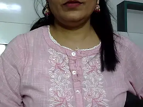 Snapshot of l_l_ish chatting on 13, 2, 2025 l l ish online show from 13, 2, 2025