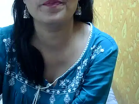 Snapshot of l_l_ish chatting on 1, 3, 2025 l l ish online show from 1, 3, 2025