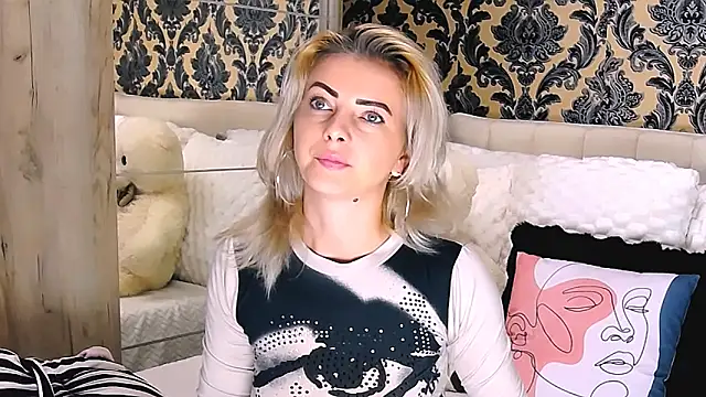 Aly girl1 online show from 4, 10, 2025