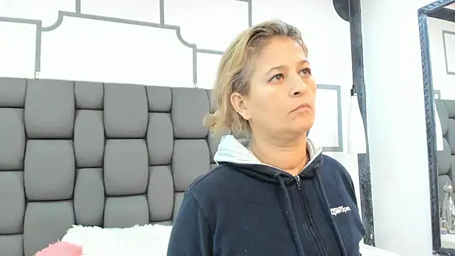 Snapshot of Jade_squirtt chatting on 1, 10, 2025 Jade squirtt online show from 1, 10, 2025