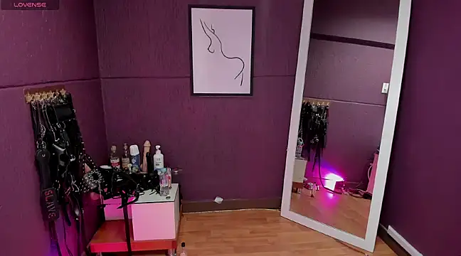 Snapshot of julietta_escobar chatting on 3, 2, 2025 julietta escobar online show from 3, 2, 2025