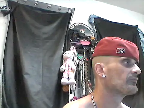 Snapshot of slinginbigD chatting on 16, 9, 2025 slinginbigD online show from 16, 9, 2025