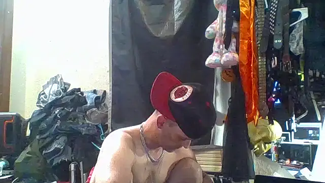 Snapshot of slinginbigD chatting on 7, 10, 2025 slinginbigD online show from 7, 10, 2025