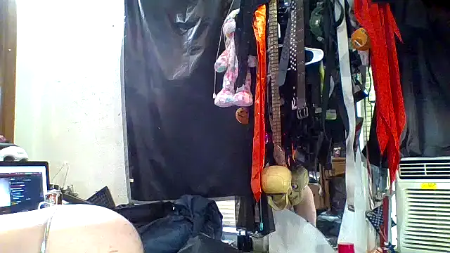 Snapshot of slinginbigD chatting on 9, 10, 2025 slinginbigD online show from 9, 10, 2025