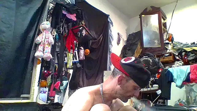 Snapshot of slinginbigD chatting on 11, 10, 2025 slinginbigD online show from 11, 10, 2025