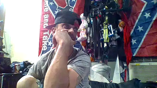 Snapshot of slinginbigD chatting on 12, 10, 2025 slinginbigD online show from 12, 10, 2025