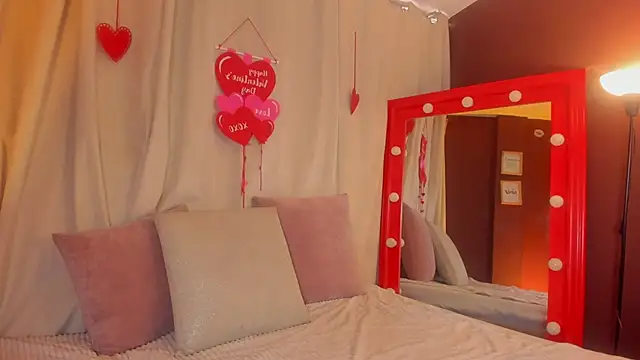 Snapshot of Little_Ivy chatting on 6, 2, 2026 Little Ivy online show from 6, 2, 2026