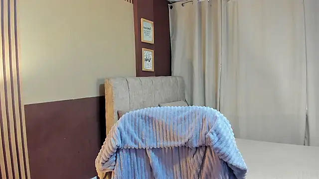 Snapshot of Little_Ivy chatting on 6, 4, 2026 Little Ivy online show from 6, 4, 2026