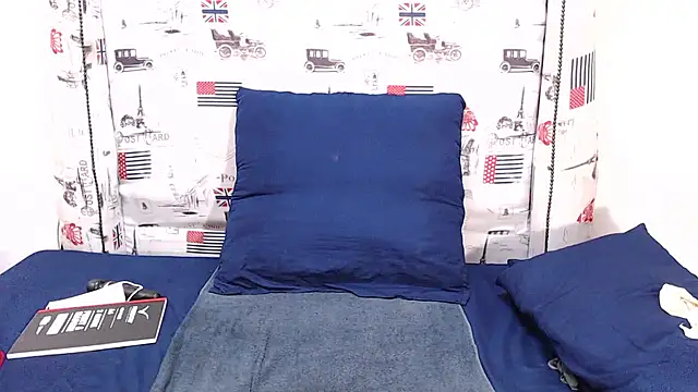 Snapshot of Honeybumsx32 chatting on 14, 9, 2025 Honeybumsx32 online show from 14, 9, 2025