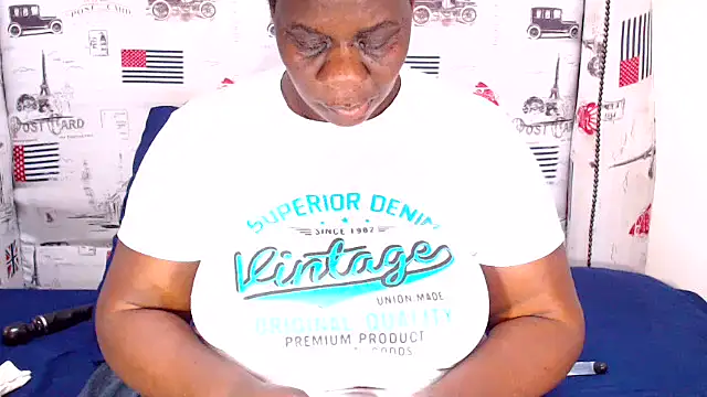 Snapshot of Honeybumsx32 chatting on 3, 12, 2025 Honeybumsx32 online show from 3, 12, 2025