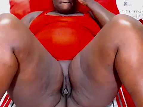 Honeybumsx32 online show from 17, 5, 2026