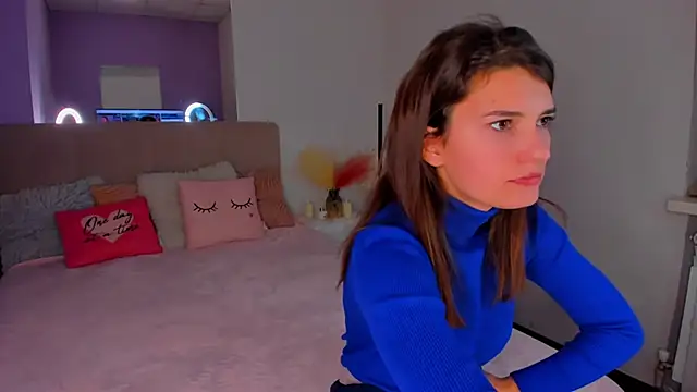 Laura Leee online show from 12, 12, 2024