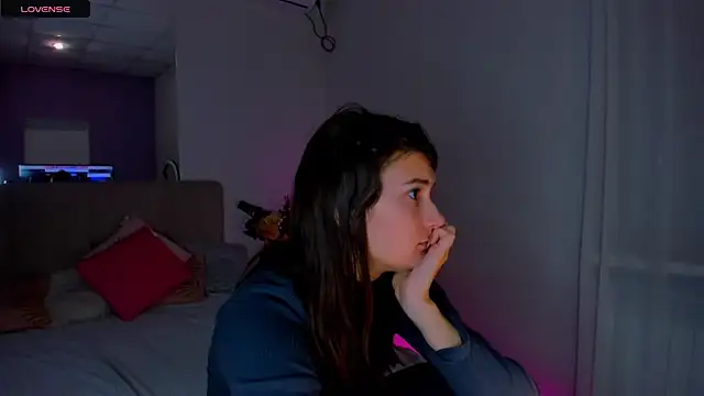 Laura Leee online show from 18, 12, 2024