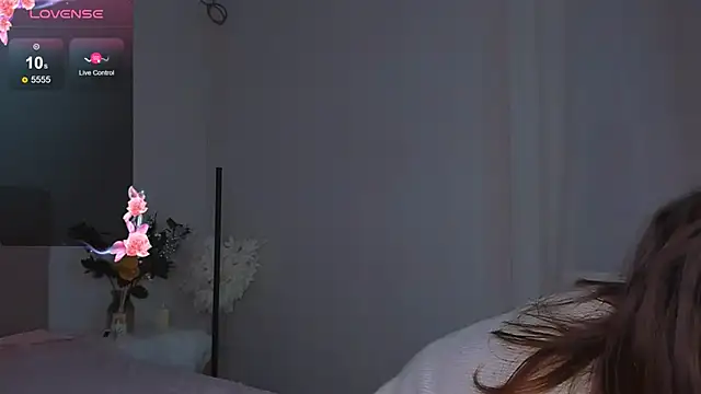 Laura Leee online show from 23, 12, 2024