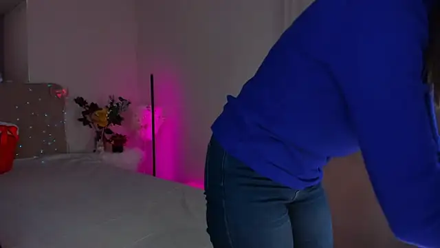 Laura Leee online show from 26, 12, 2024