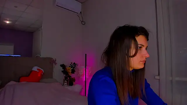 Laura Leee online show from 4, 1, 2025