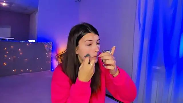 Laura Leee online show from 30, 4, 2026