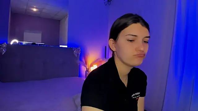 Laura Leee online show from 10, 5, 2026