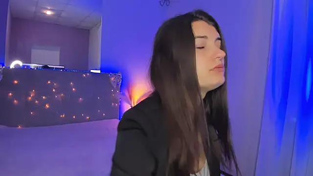 Laura Leee online show from 15, 5, 2026