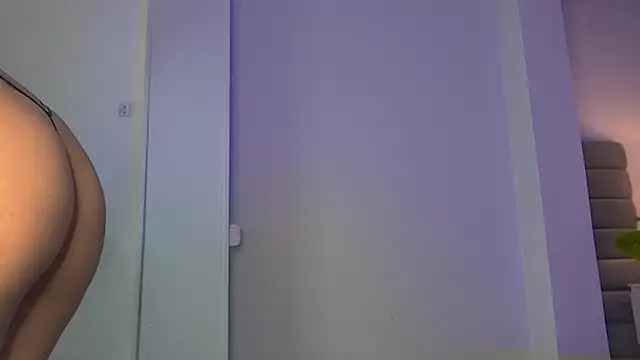 Snapshot of Madie__collins chatting on 4, 7, 2026 Madie collins online show from 4, 7, 2026