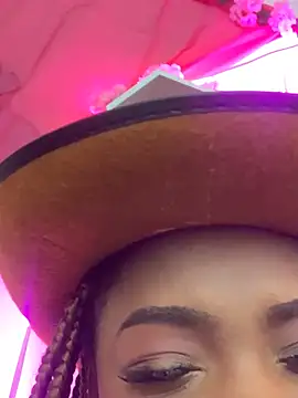 Snapshot of clhoe_miller1 chatting on 13, 12, 2024 clhoe miller1 online show from 13, 12, 2024