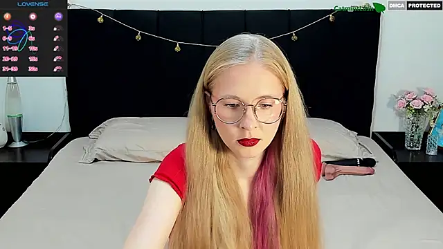 Snapshot of CatmintLush chatting on 8, 5, 2026 CatmintLush online show from 8, 5, 2026